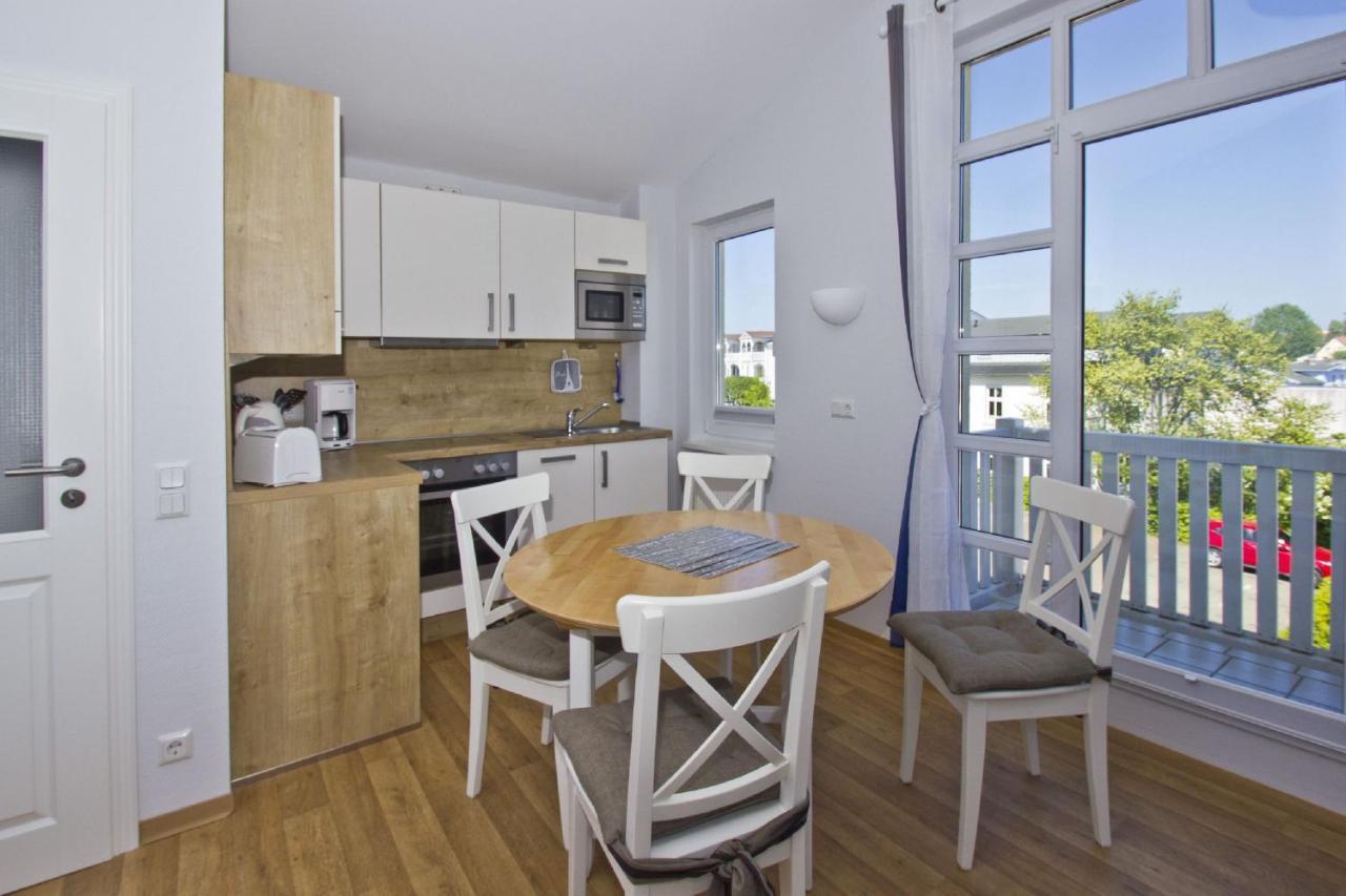 Mit Meerblick Und Balkon, Gratis Nutzung Vom Ahoi Erlebnisbad Und Sauna In Sellin - Meeresblick Fewo 48 غورين المظهر الخارجي الصورة