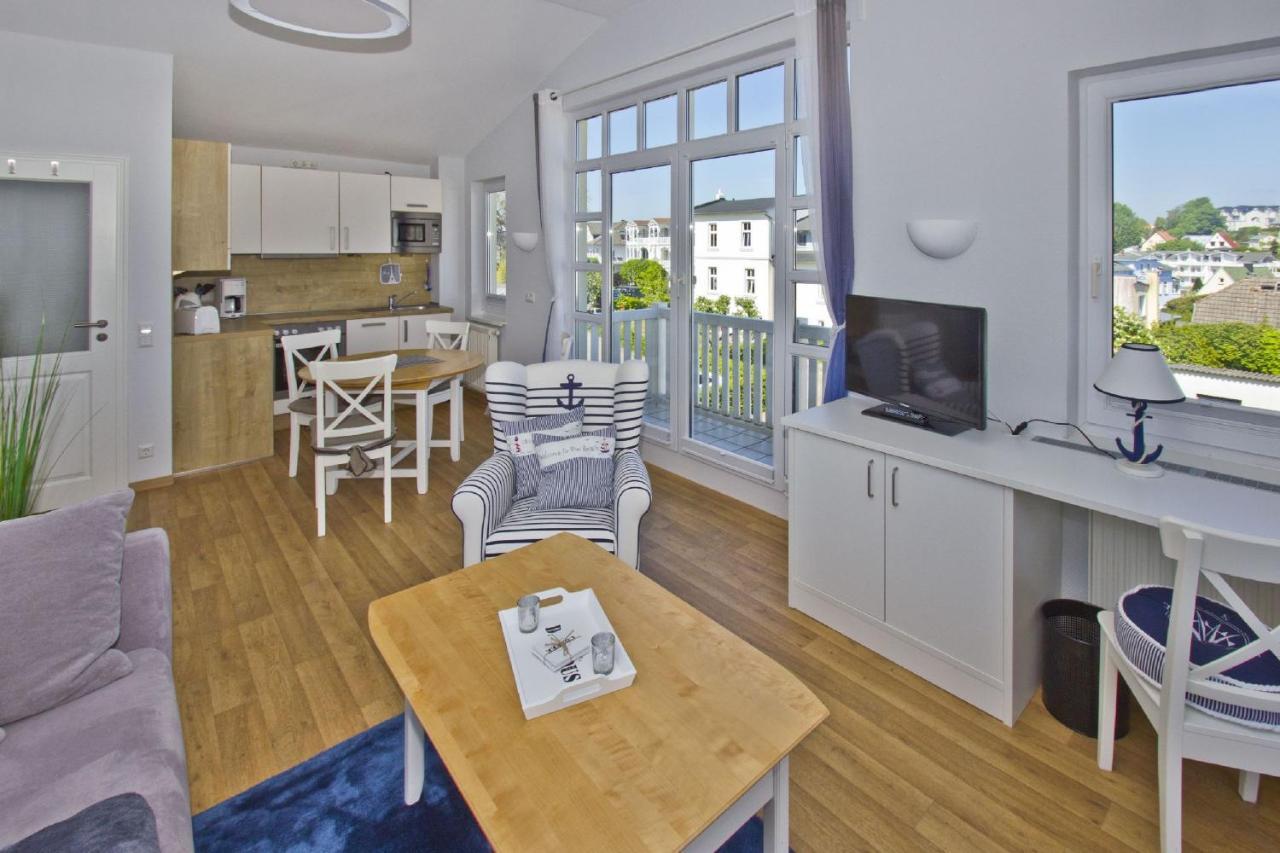 Mit Meerblick Und Balkon, Gratis Nutzung Vom Ahoi Erlebnisbad Und Sauna In Sellin - Meeresblick Fewo 48 غورين المظهر الخارجي الصورة